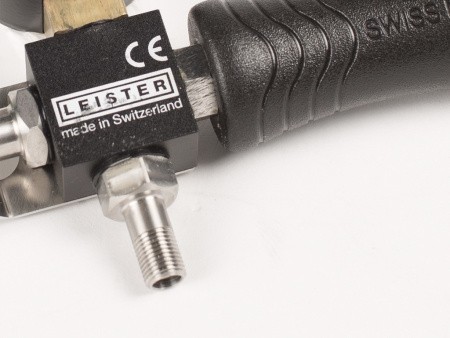 Приспособление для проверки двойного шва избыточным давлением